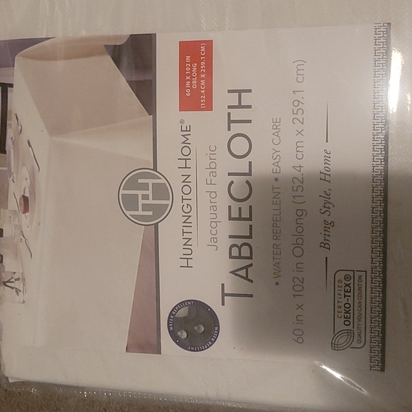 New jacquard fabric tablecloth 60x102 oblong. - Picture 2 of 5